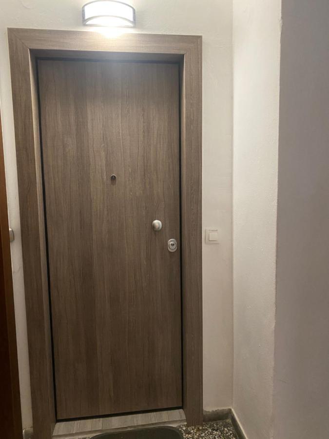Betty'S Central Apartment أليكسانثيربوليس المظهر الخارجي الصورة